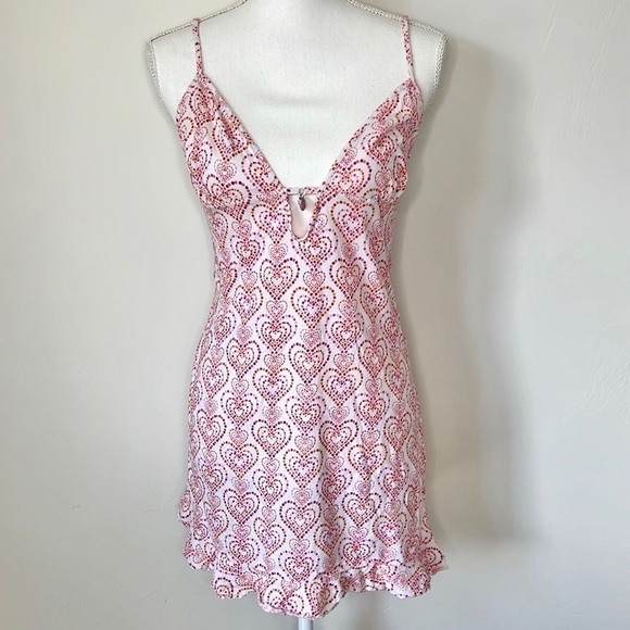 Y2K PINK Victoria’s Secret Slip - Picture 1 of 6